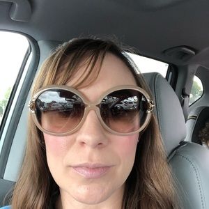 Meet your Posher, Traci